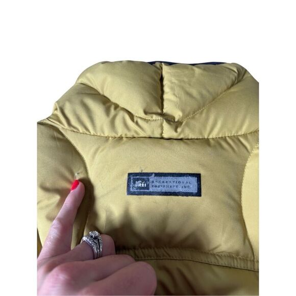 REI Puffer Vest Womens S Yellow Gold Quilted Goosedown Gorpcore - Picture 6 of 8
